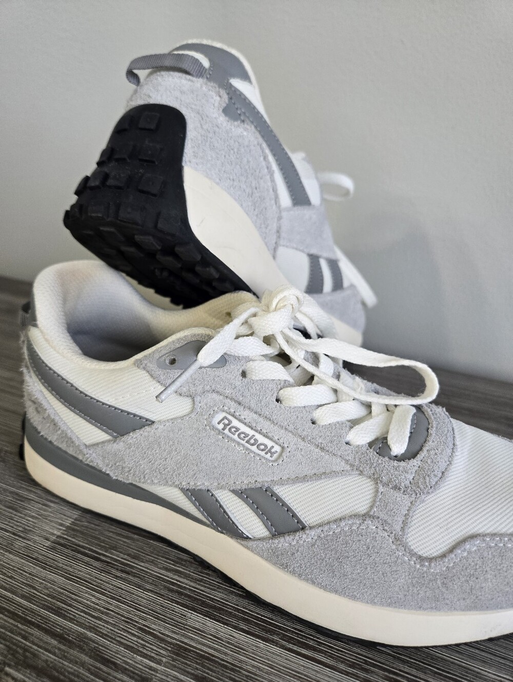 Reebok Retro Runner Gray Suede White Sneakers Women’s Size 9